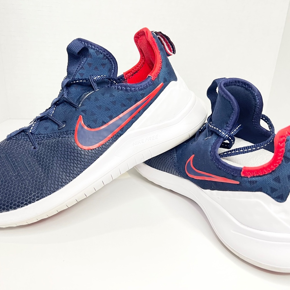 Size 7.5 - Nike Free TR 8 New England Patriots